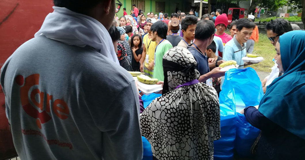 Sıkı Yönetim İlan Edilen Filipinler'e Gıda Yardımı