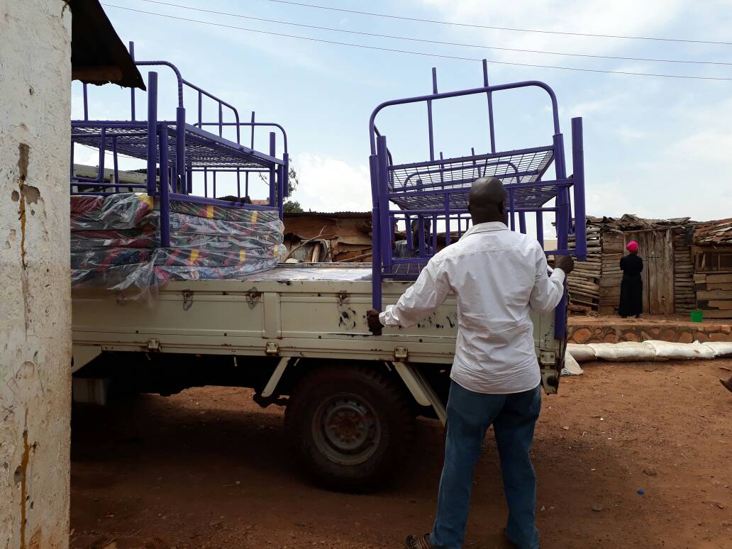Uganda da İslami Okullara Yatak, Ranza ve Yastık Yardımı
