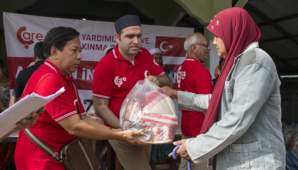 Binlerce Arakanlı Müslümana Temel Gıda Yardımı