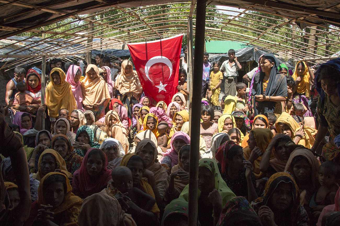 Binlerce Arakanlı Müslümana Temel Gıda Yardımı