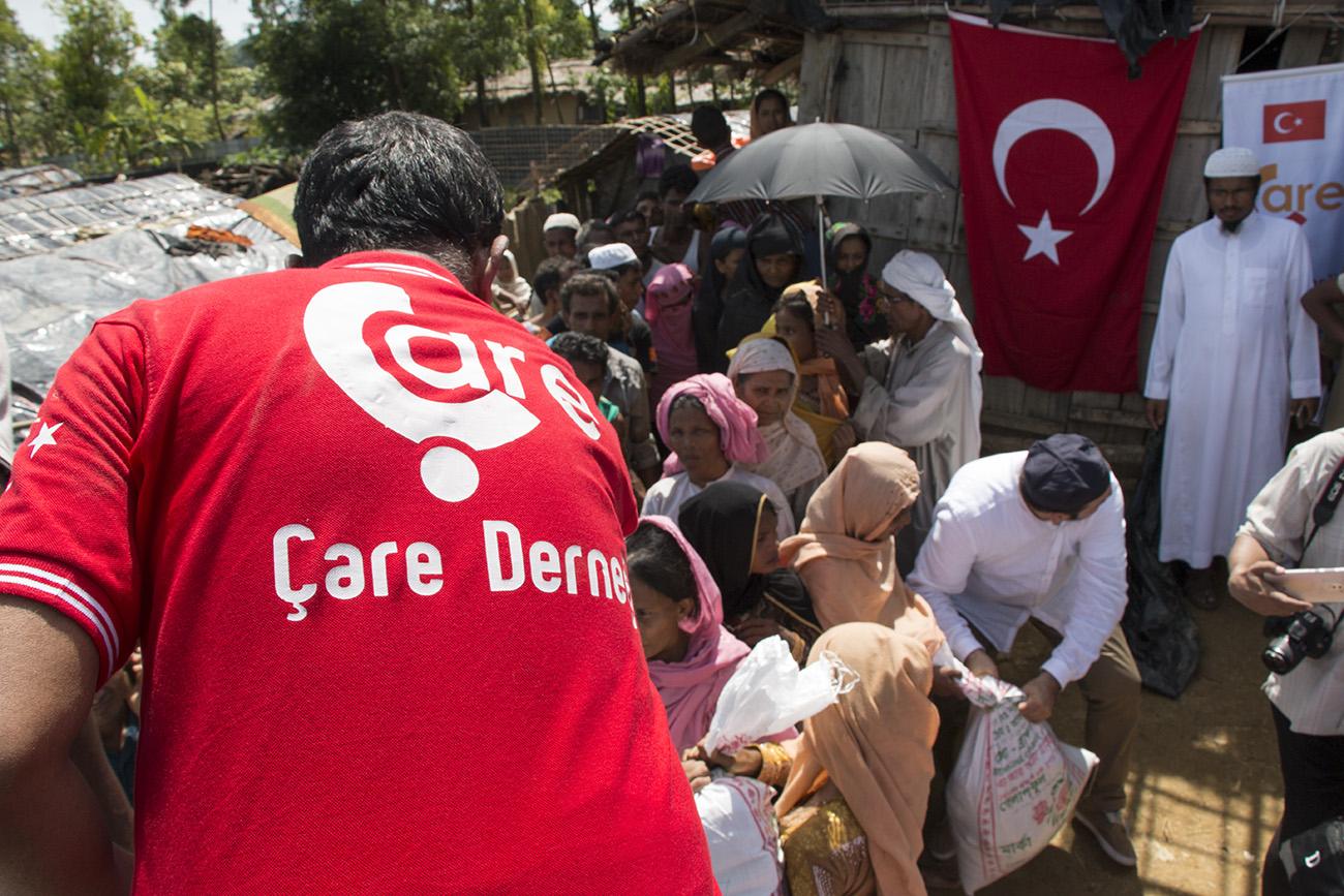 Binlerce Arakanlı Müslümana Temel Gıda Yardımı
