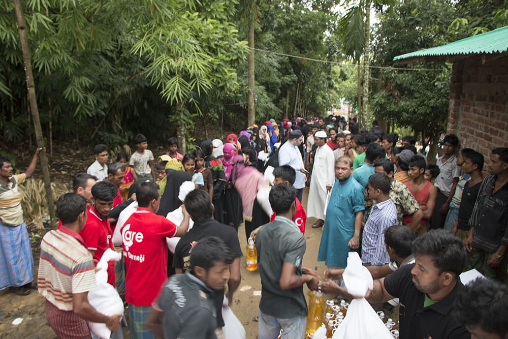 Çare Derneği Arakan'da Onbinlerce Kişiye Yardım Ulaştırdı
