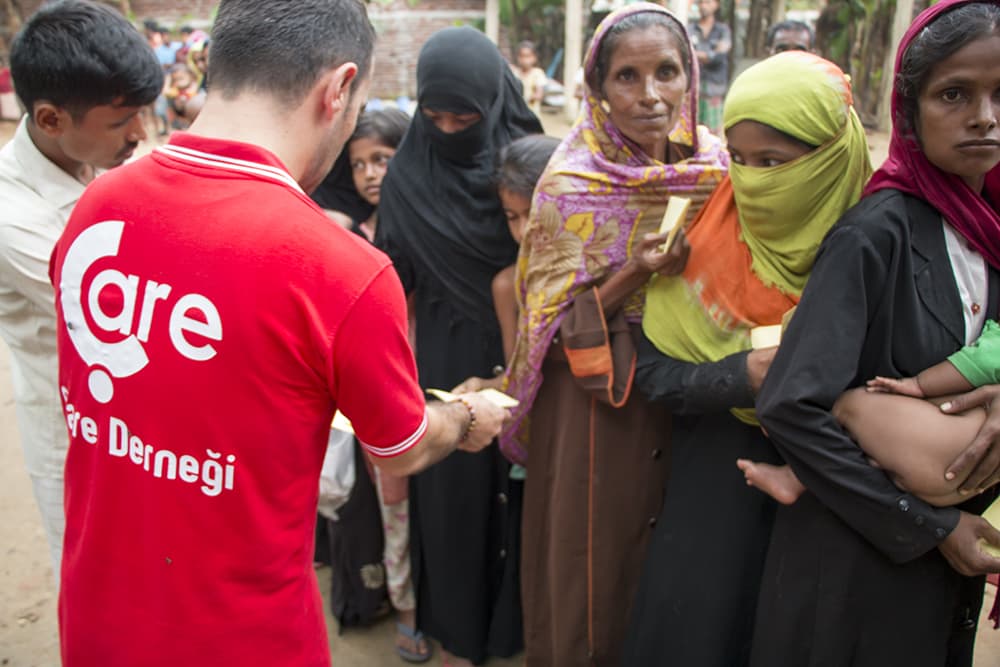 Çare Derneği Arakan'da Onbinlerce Kişiye Yardım Ulaştırdı
