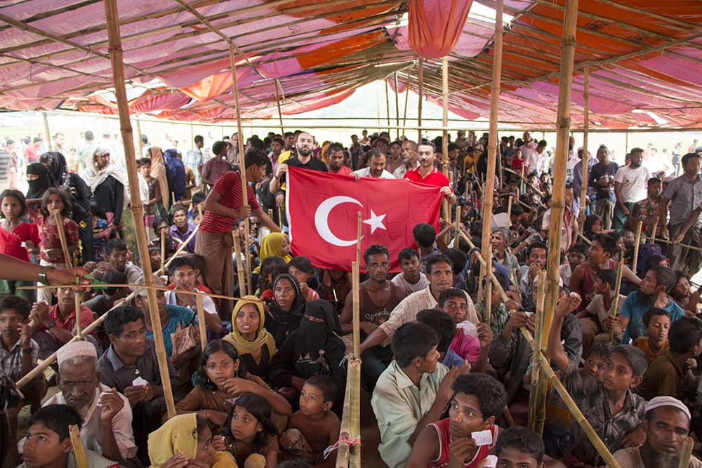 Çare Derneği Arakan'da Onbinlerce Kişiye Yardım Ulaştırdı