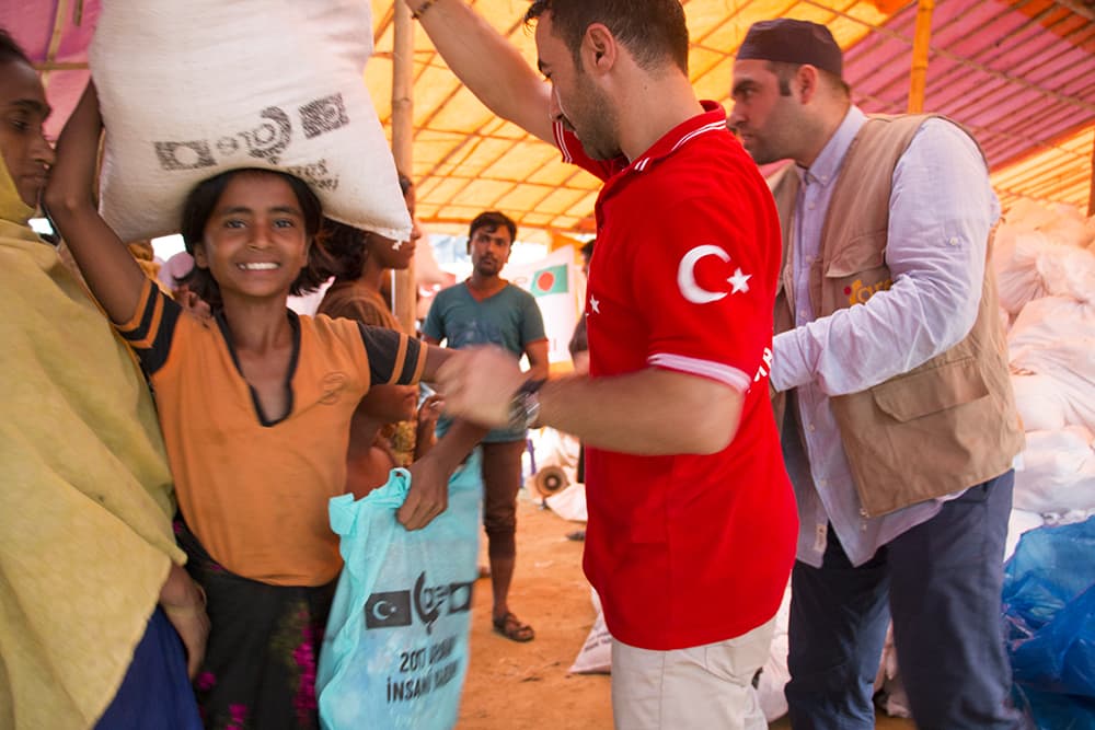 Çare Derneği Arakan'da Onbinlerce Kişiye Yardım Ulaştırdı