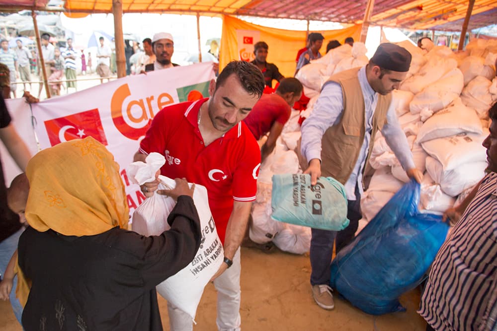 Çare Derneği Arakan'da Onbinlerce Kişiye Yardım Ulaştırdı