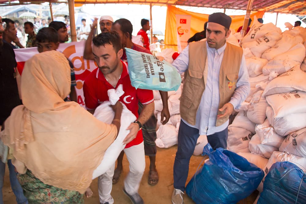 Çare Derneği Arakan'da Onbinlerce Kişiye Yardım Ulaştırdı