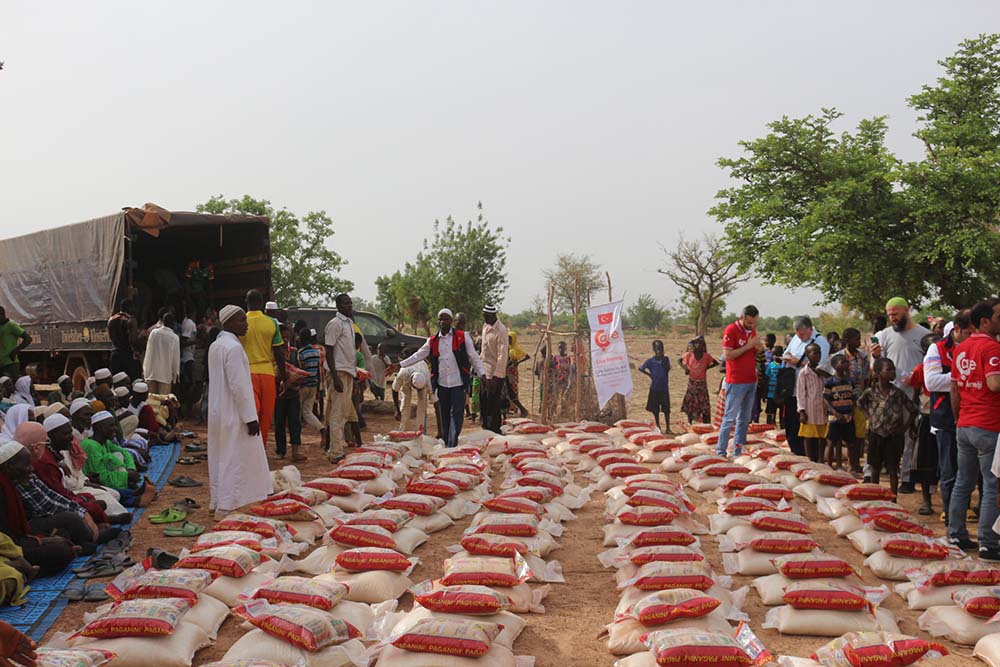 Burkina Faso'daki Binlerce Aileye Ramazan Yardımları Ulaştırıldı
