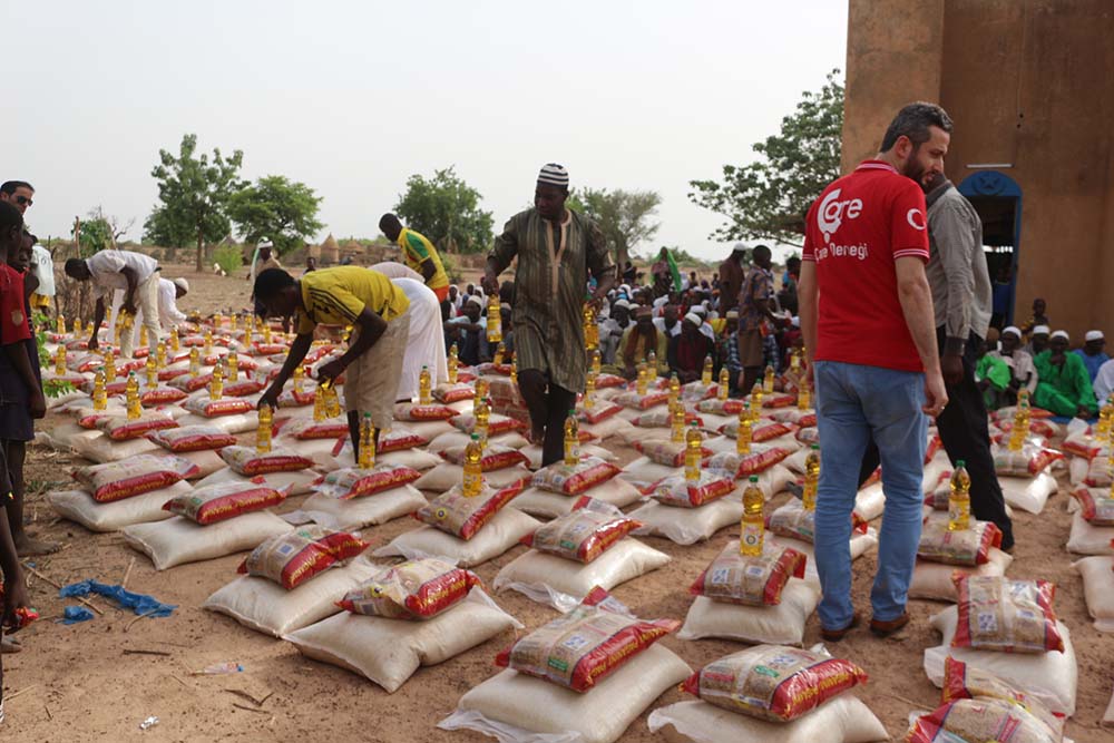 Burkina Faso'daki Binlerce Aileye Ramazan Yardımları Ulaştırıldı