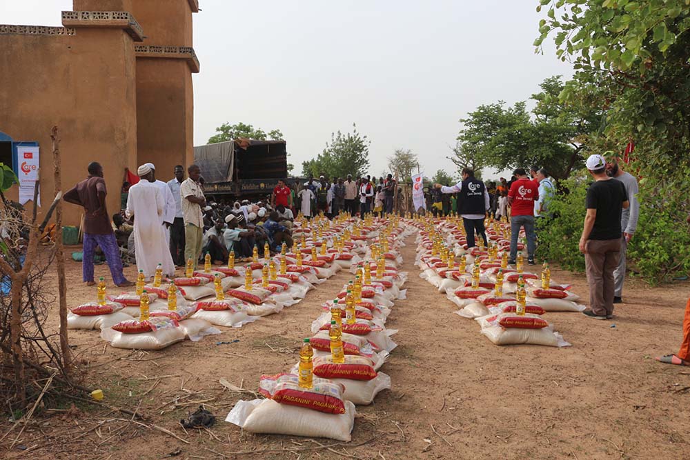 Burkina Faso'daki Binlerce Aileye Ramazan Yardımları Ulaştırıldı