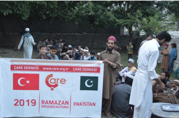 iftar Tables Established in Pakistan