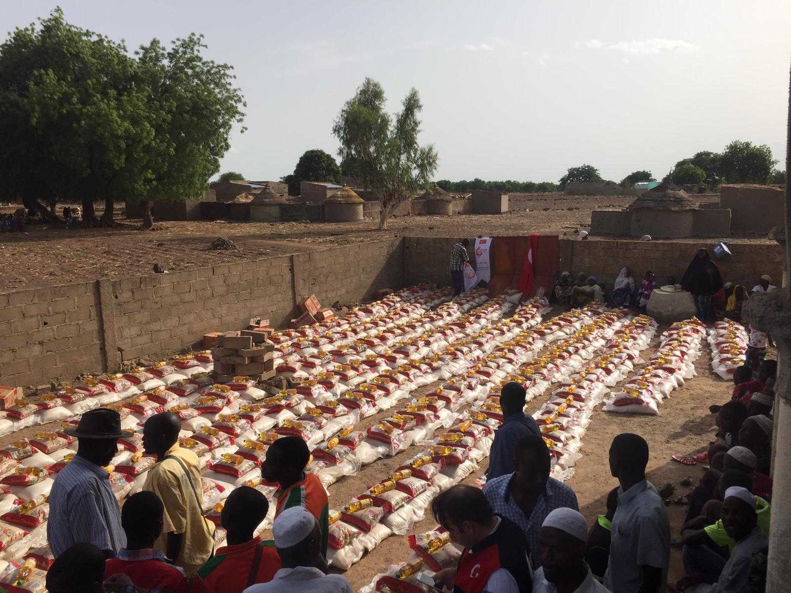 Burkina Faso'daki Binlerce Aileye Ramazan Yardımları Ulaştırıldı