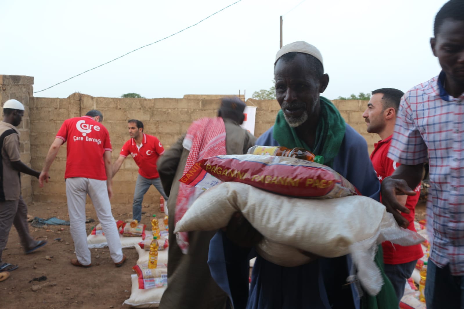 Burkina Faso'daki Binlerce Aileye Ramazan Yardımları Ulaştırıldı
