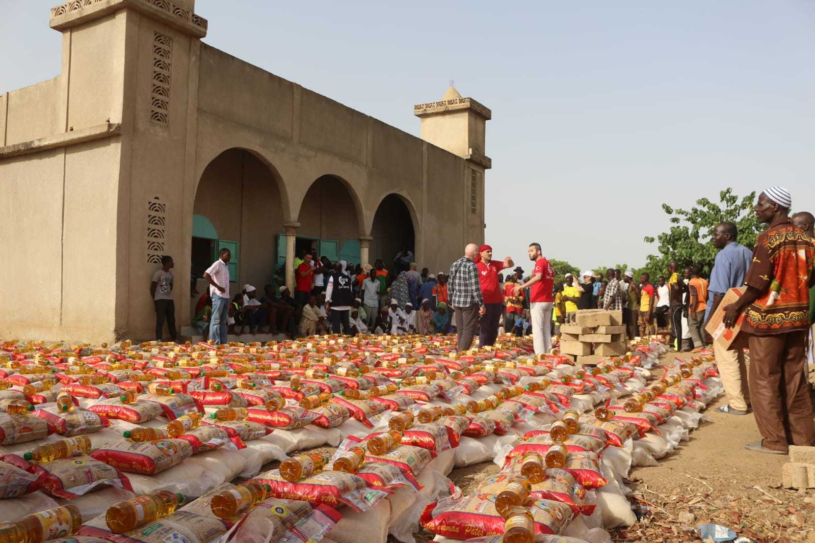 Burkina Faso'daki Binlerce Aileye Ramazan Yardımları Ulaştırıldı