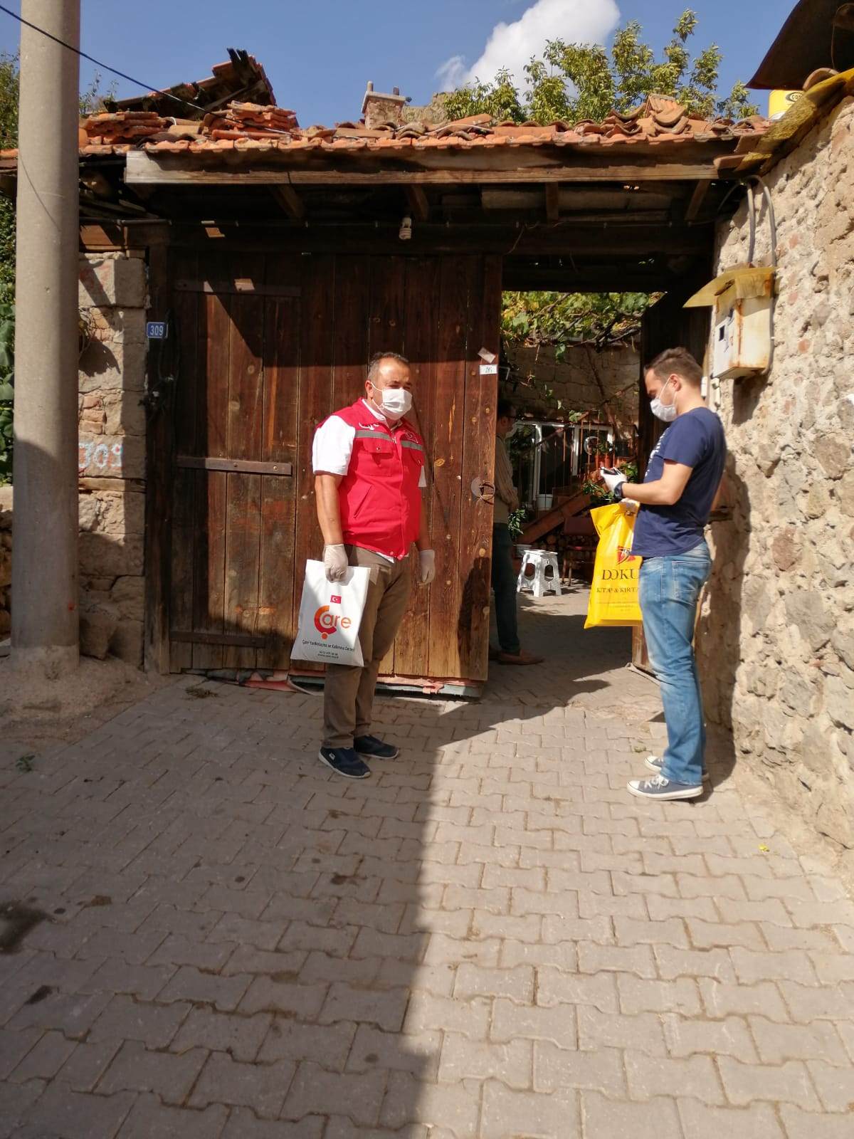 Karantinadaki Köye Kırtasiye Yardımı 