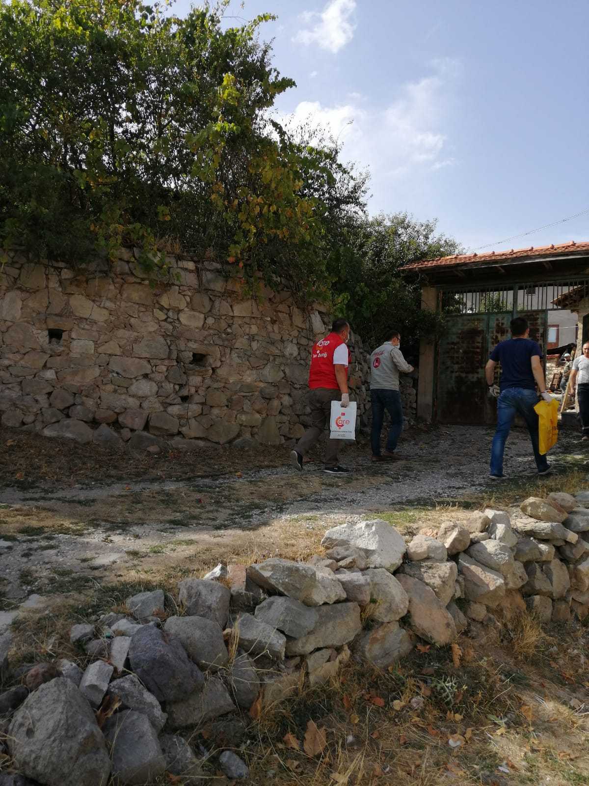 Karantinadaki Köye Kırtasiye Yardımı 
