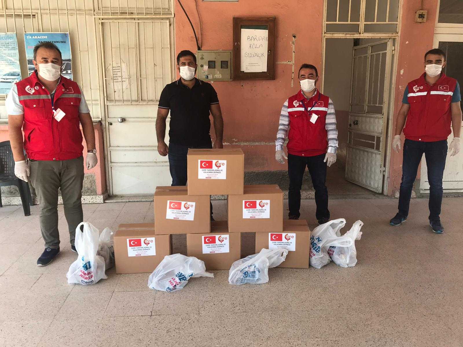Kütahya'da Karantinaya Alınan İki Köye Gıda Yardımı