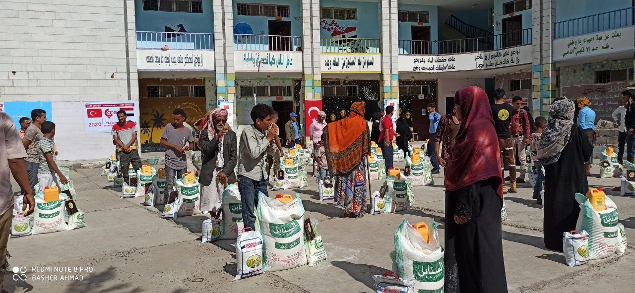 Yemen’e Temel İhtiyaç Gıda ve Kıyafet Yardımlarınız Ulaştı
