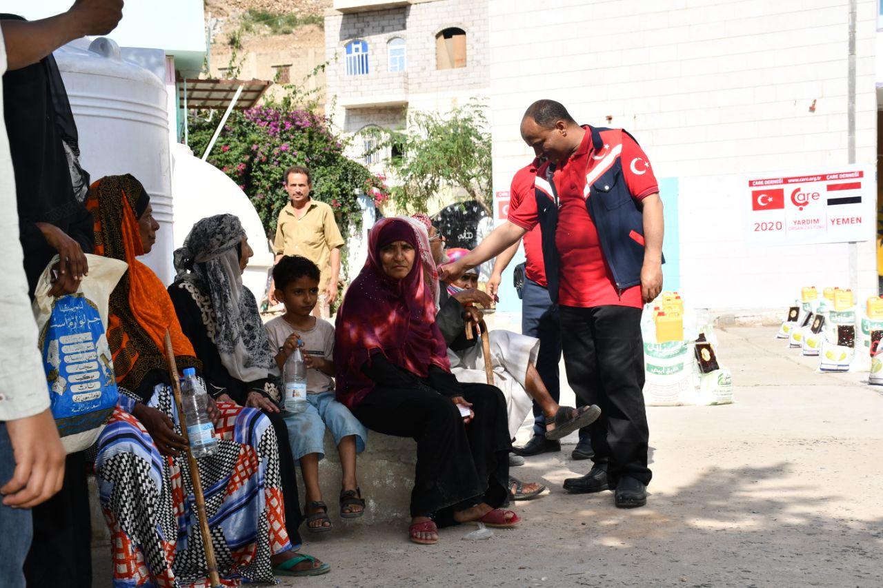 Yemen’e Temel İhtiyaç Gıda ve Kıyafet Yardımlarınız Ulaştı