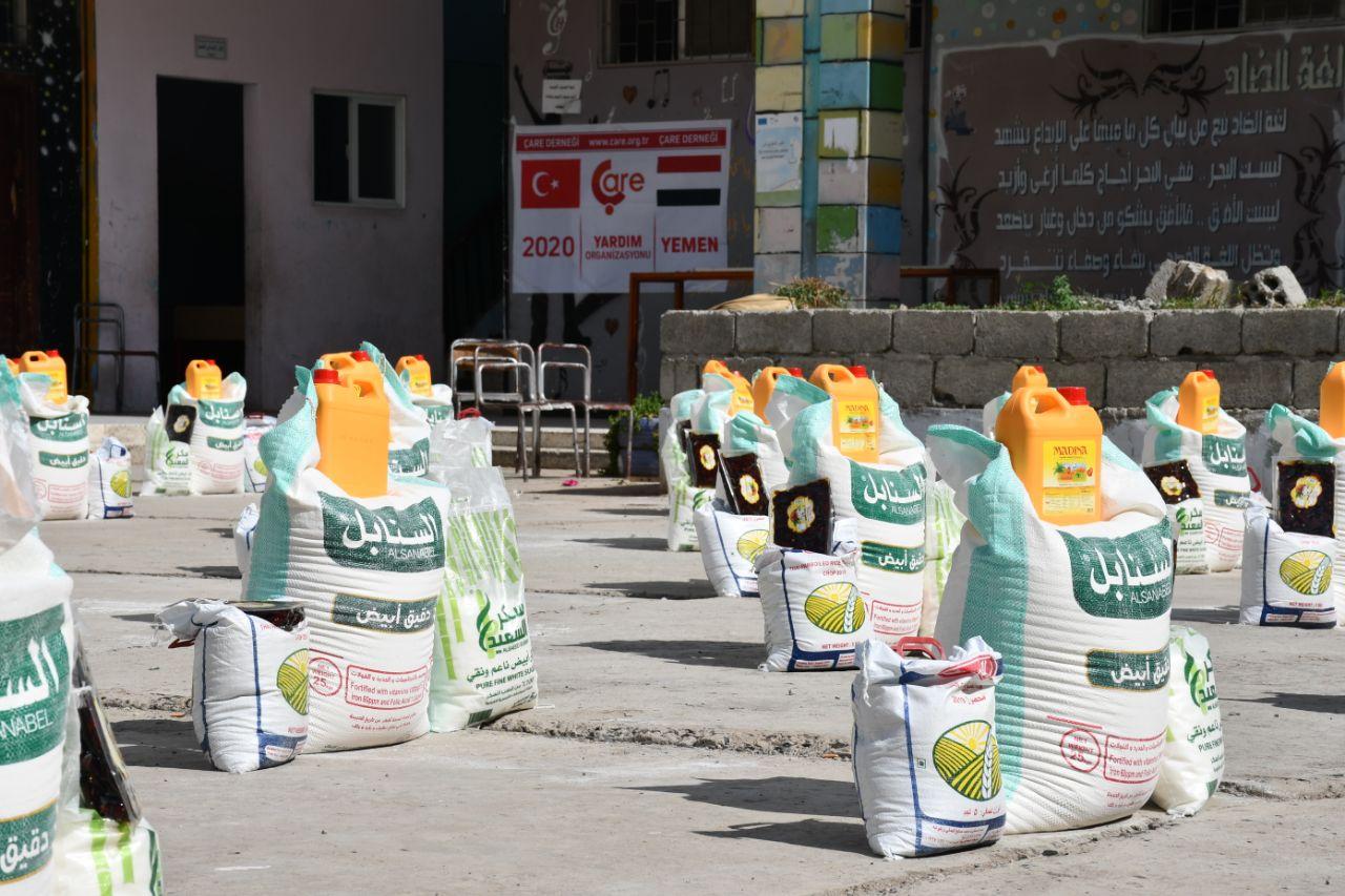 Yemen’e Temel İhtiyaç Gıda ve Kıyafet Yardımlarınız Ulaştı