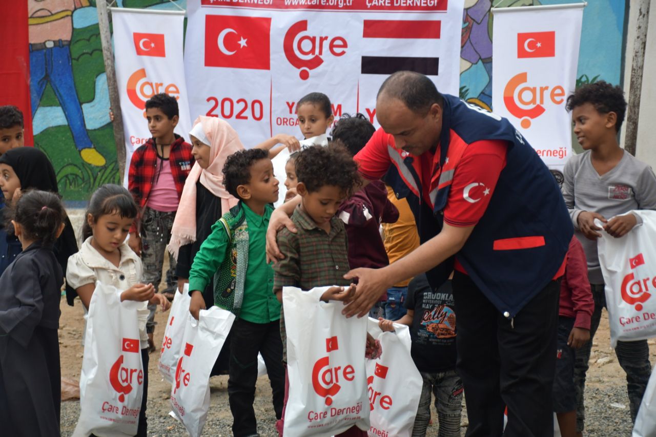 Yemen’e Temel İhtiyaç Gıda ve Kıyafet Yardımlarınız Ulaştı