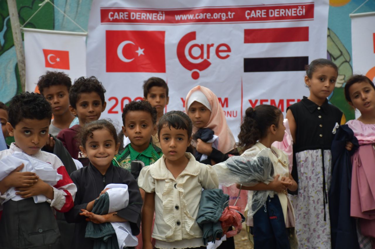 Yemen’e Temel İhtiyaç Gıda ve Kıyafet Yardımlarınız Ulaştı