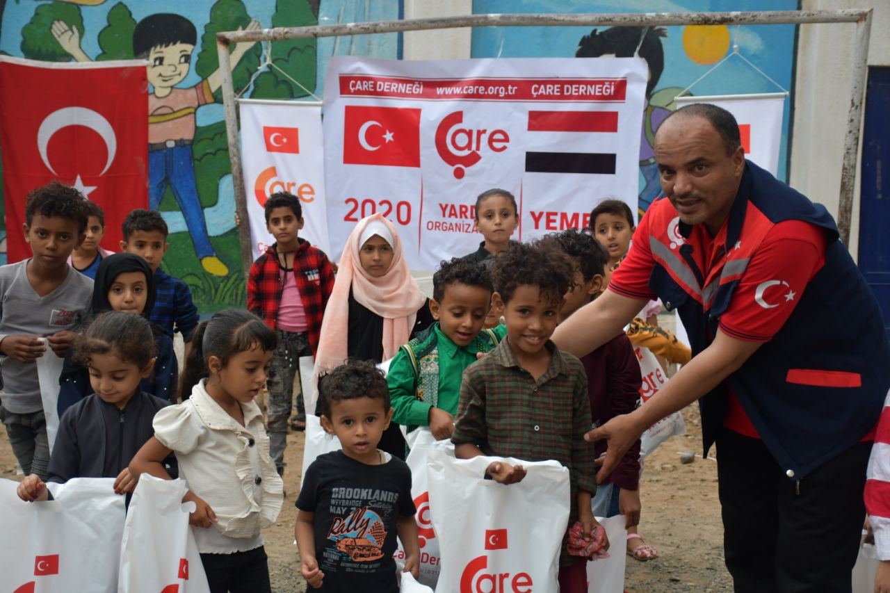 Yemen’e Temel İhtiyaç Gıda ve Kıyafet Yardımlarınız Ulaştı