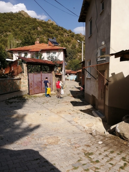[17] Karantinadaki Köye Kırtasiye Yardımı - 03.jpeg
