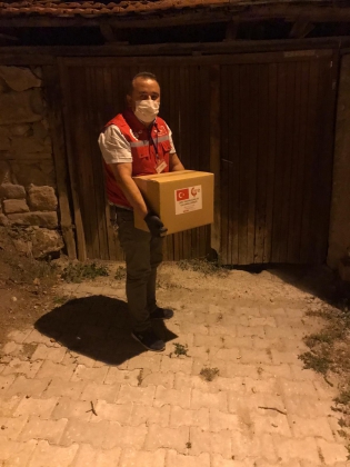 [16] Kütahya'da Karantina Altına Alınan İki Köye Gıda Yardımı - 05.jpeg