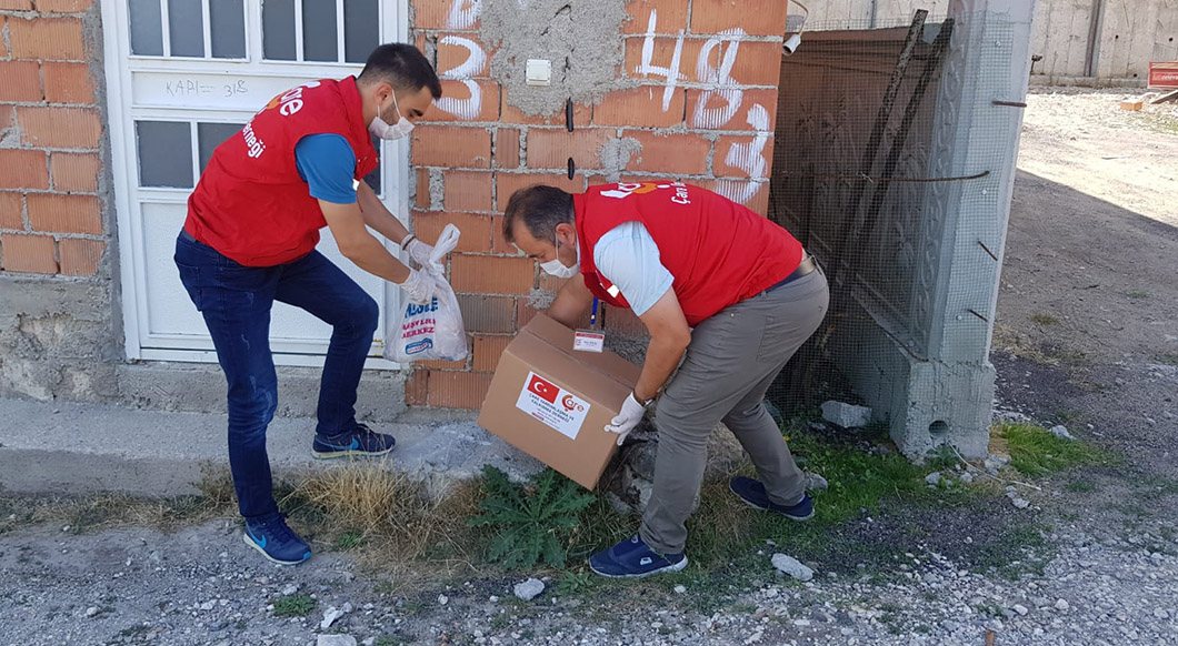 [16] Kütahya'da Karantina Altına Alınan İki Köye Gıda Yardımı - faaliyet.jpg
