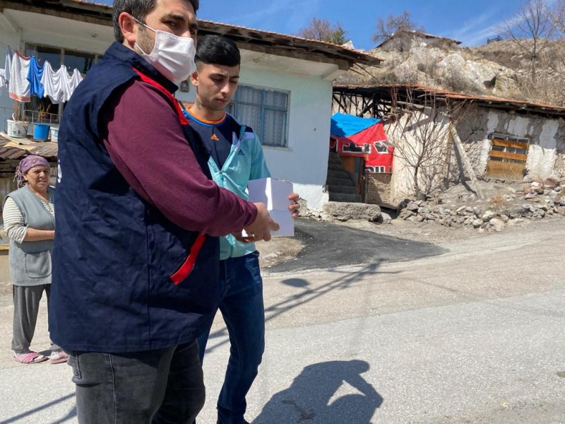 Ankara'da 40 Aileye Hijyen Paketi ve Gıda Yardımları 07.jpeg