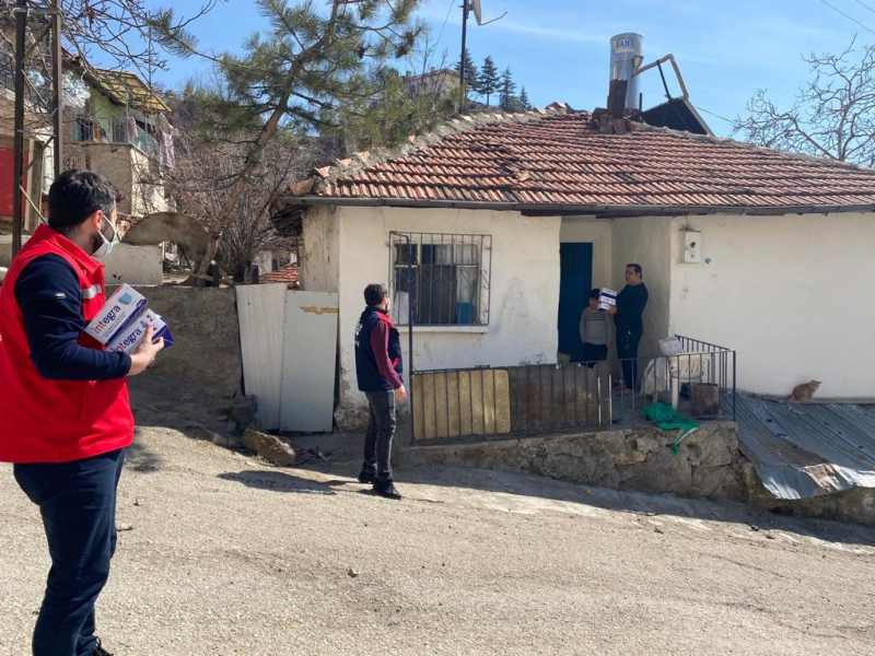Ankara'da 40 Aileye Hijyen Paketi ve Gıda Yardımları 35.jpeg