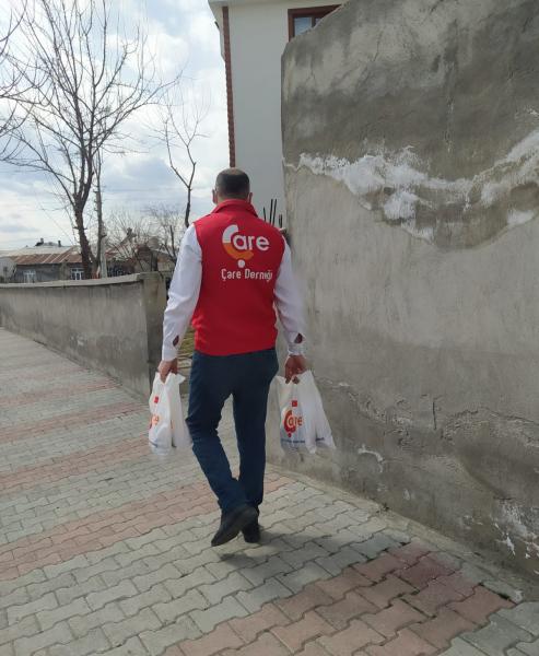84. Elazığ'da 65 Aileye Gıda Yardımı 02.jpeg