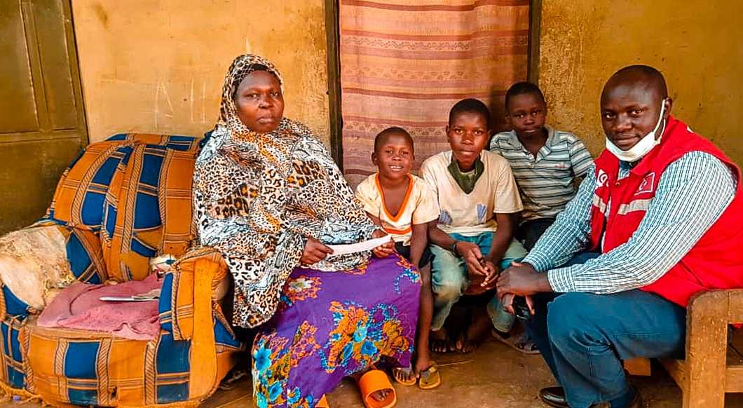 Visiting our Orphans relatives for aid in Uganda