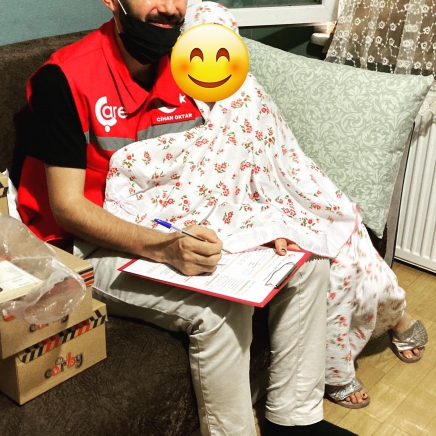 İstanbul'da İhtiyaç Sahibi Aile Ziyareti - 03.jpeg