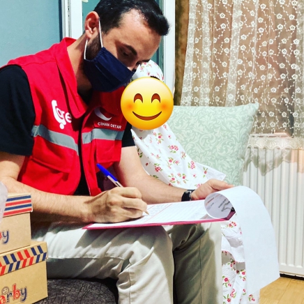 İstanbul'da İhtiyaç Sahibi Aile Ziyareti - 04.jpeg