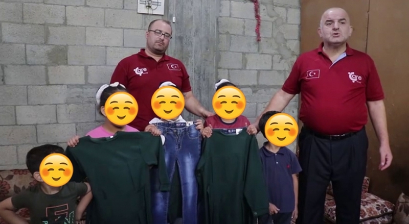 Gazze'de Okul Kıyafeti ve Kırtasiye Yardımı