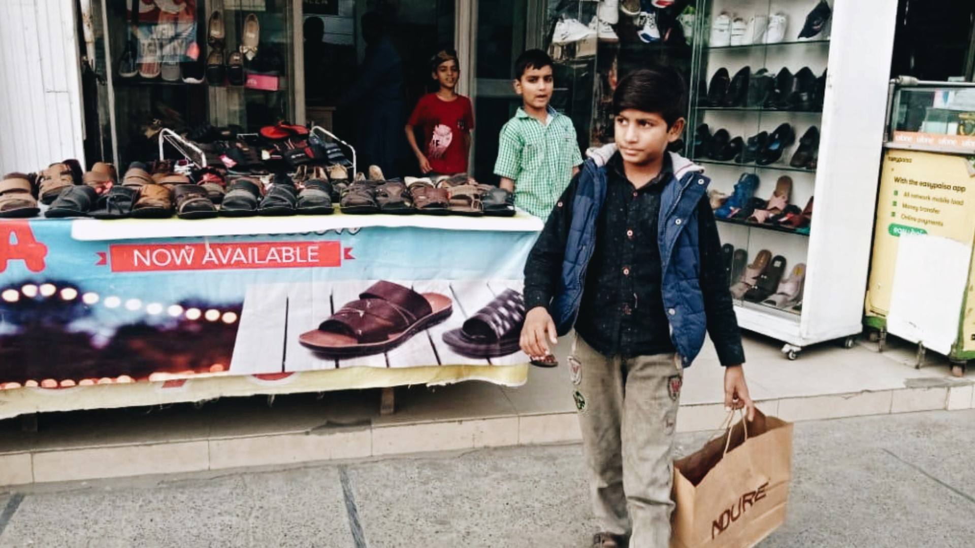 Pakistanlı Yetimlerimize Yeni Kıyafetler Aldık!