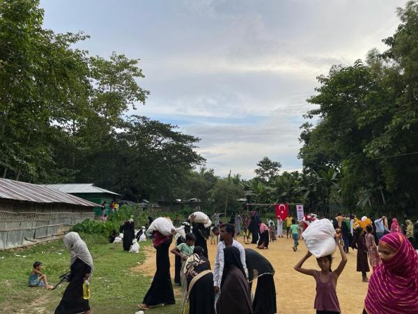 Cox’s Bazar’da 130 Aileye Yardım (1).jpeg