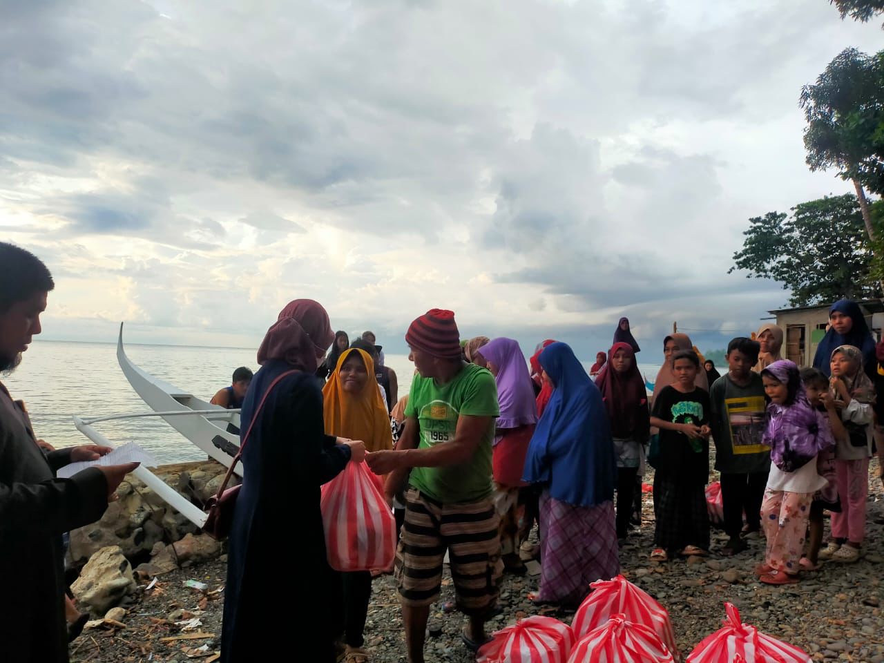 Filipinler'de Kasırga: Aile ve Yetimhanemiz Yetimlerine Yardım