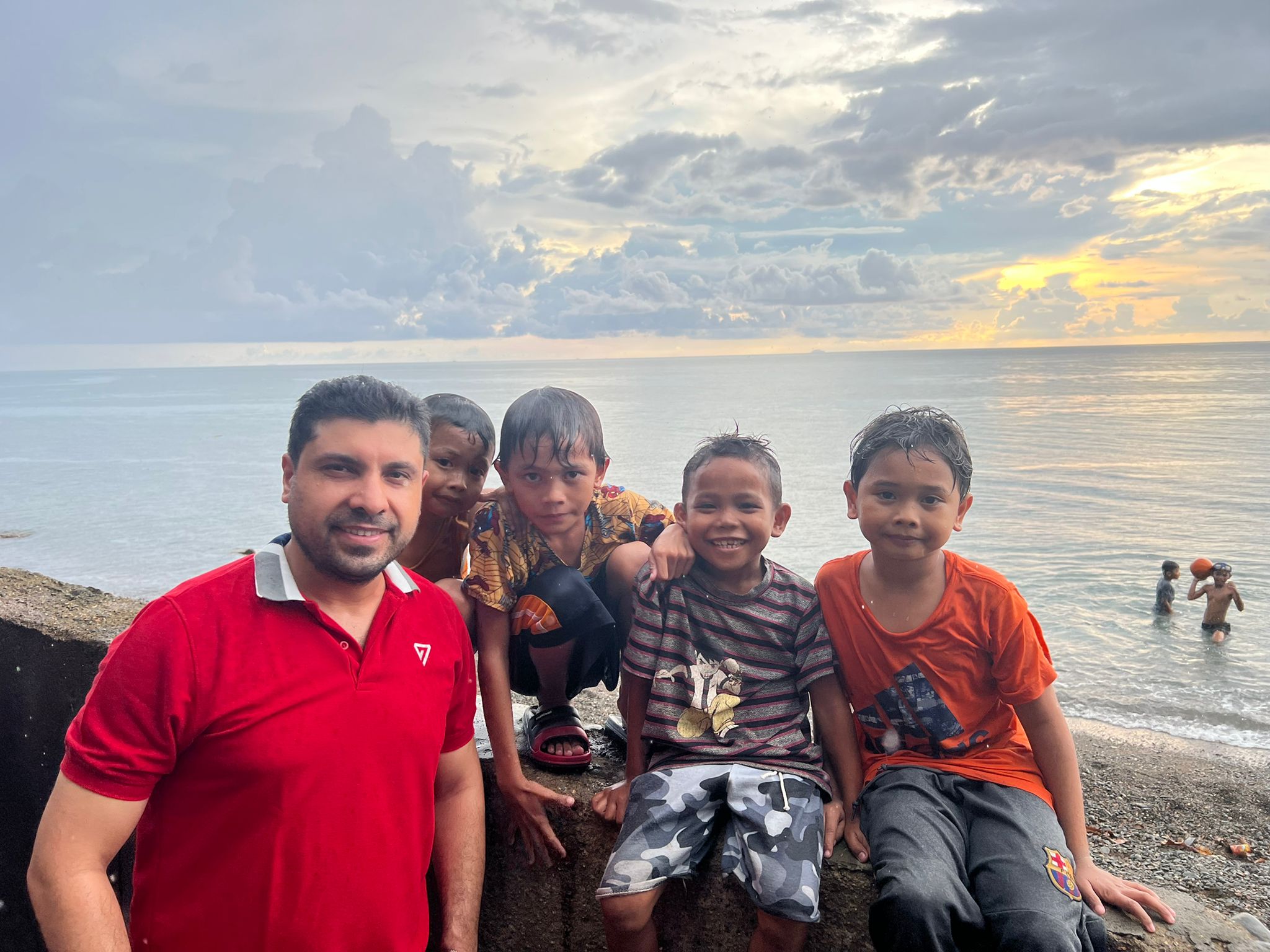 Filipinler'de Kasırga: Aile ve Yetimhanemiz Yetimlerine Yardım