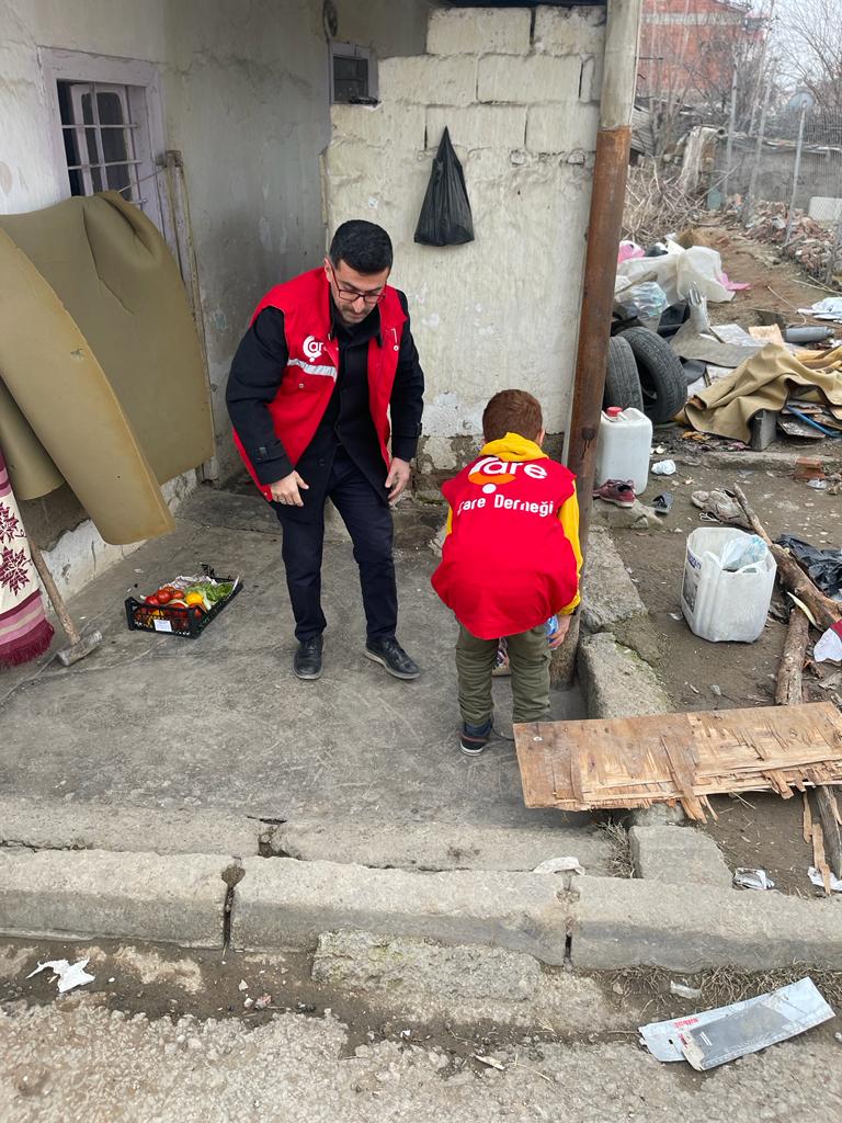 Elazığ'da Gıda ve Hijyen Paketi Yardımları