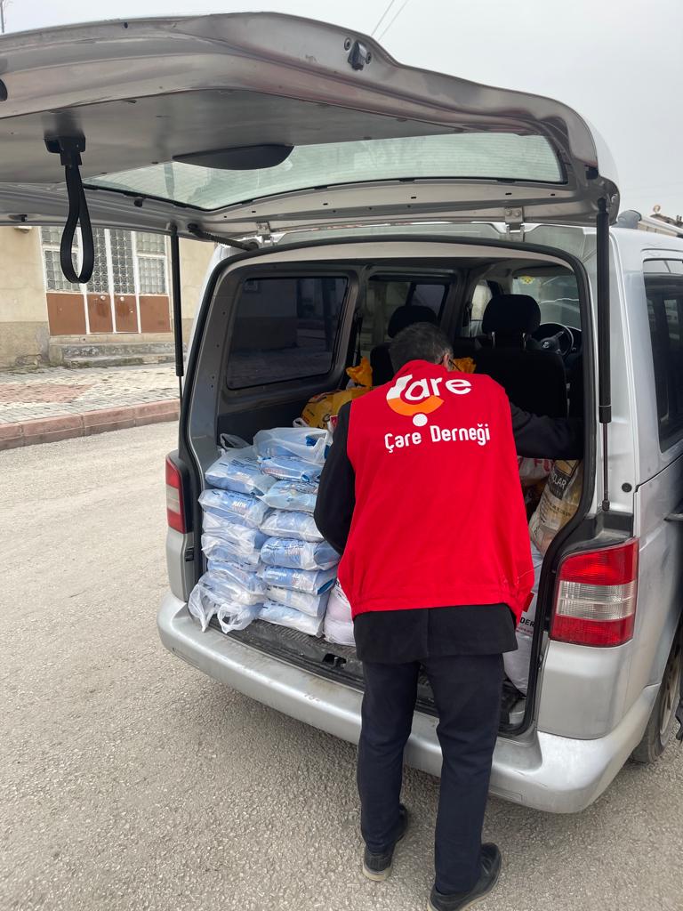 Elazığ'da Gıda ve Hijyen Paketi Yardımları