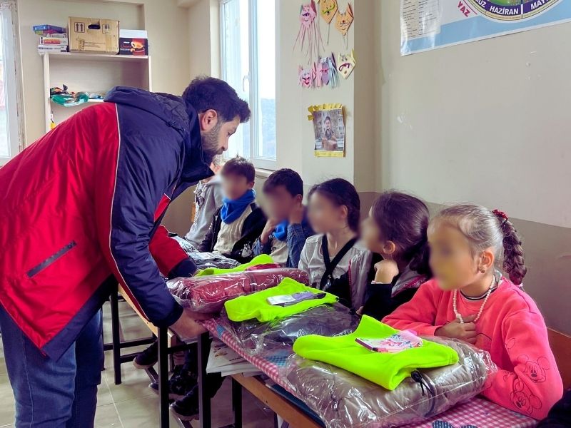 Köy Okullarına Destek