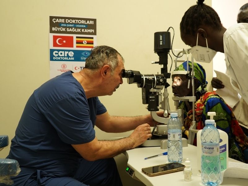 Çare Derneği'nin Yumbe'de umut yeşerten sağlık kampı! Bu iyilik hareketine nasıl katkıda bulunduk? Detaylar için tıklayın.