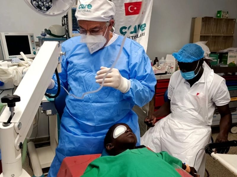 Çare Derneği'nin Yumbe'de umut yeşerten sağlık kampı! Bu iyilik hareketine nasıl katkıda bulunduk? Detaylar için tıklayın.