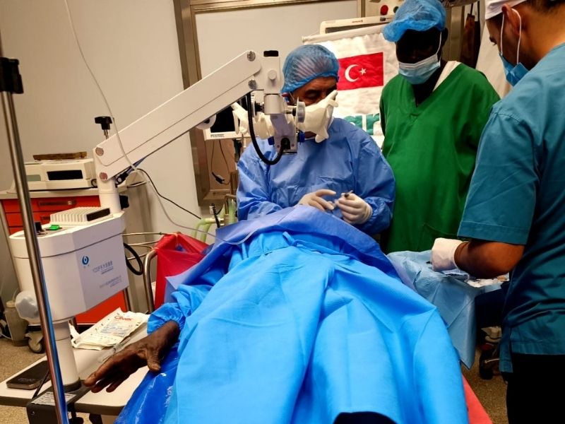 Çare Derneği'nin Yumbe'de umut yeşerten sağlık kampı! Bu iyilik hareketine nasıl katkıda bulunduk? Detaylar için tıklayın.